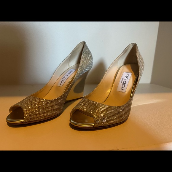 JIMMY CHOO PEEP TOE GOLD WEDGE HEEL PUMPS - Picture 2 of 4
